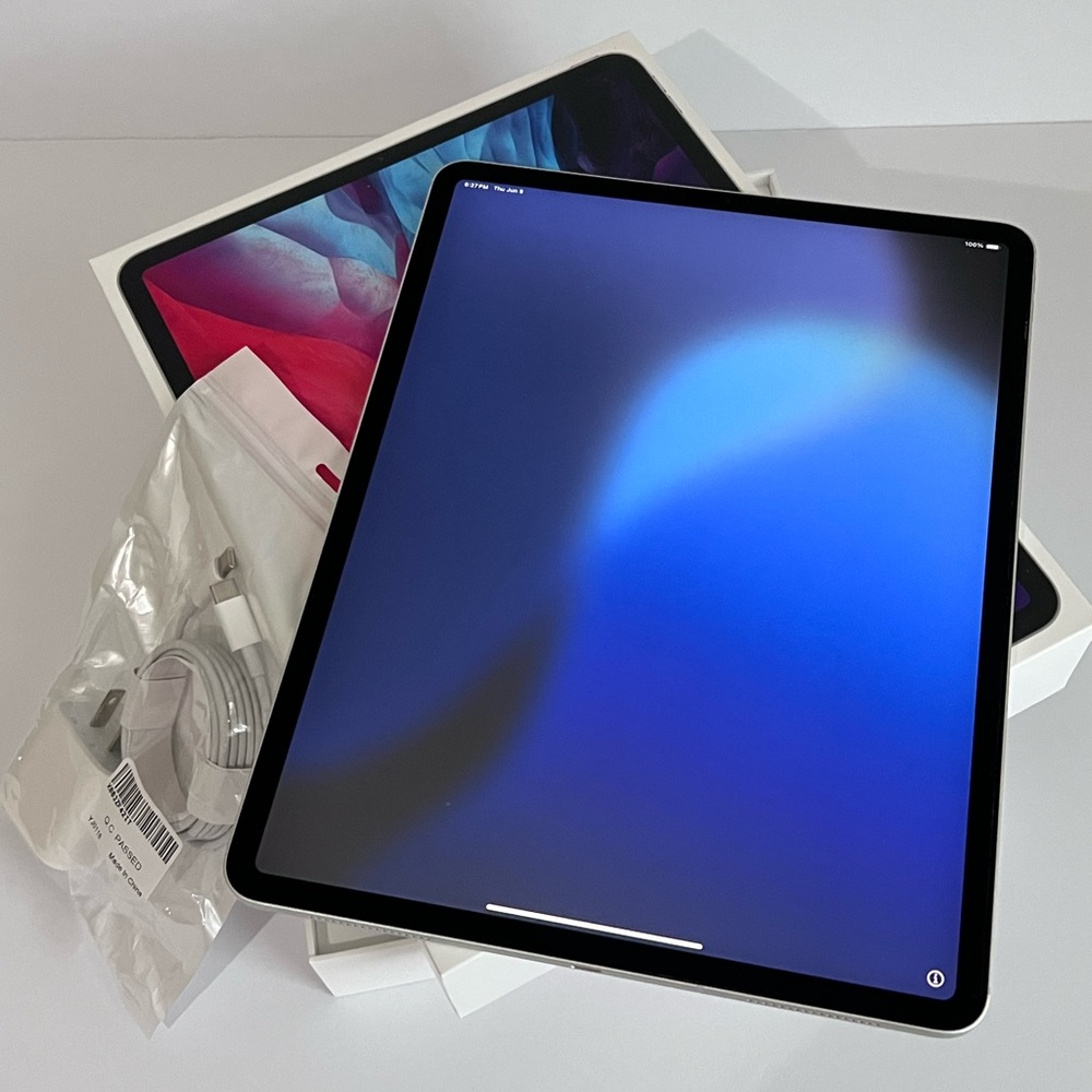 iPad Pro, 12.9-inch, 4th generation, 256 GB - Picture 3 of 12